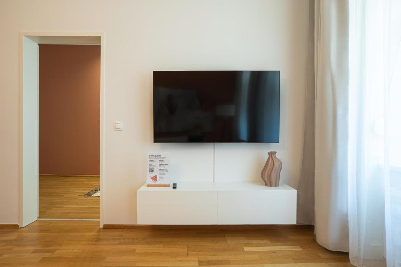 Bright 3-Room Apartment With A King-Size Bed Вена Экстерьер фото